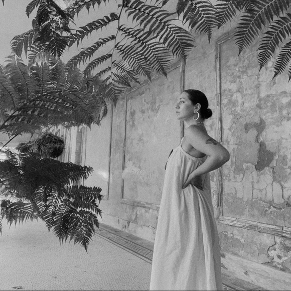 Meet your Posher, Taylor - Picture 2 of 3